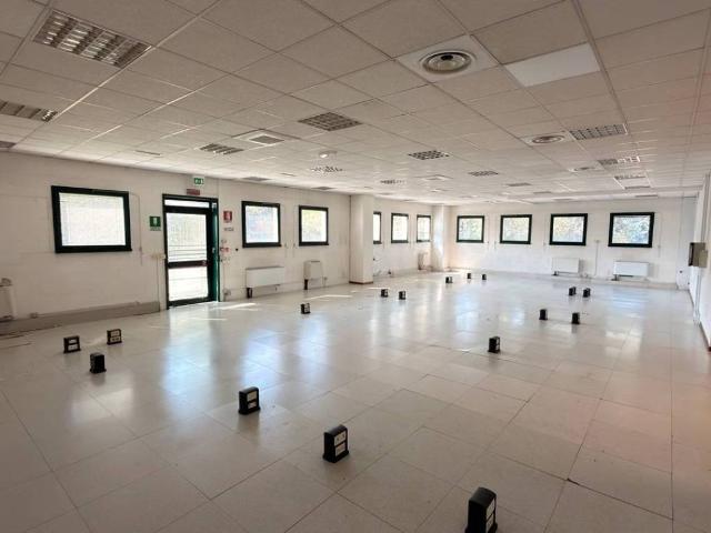 Locale Commerciale in vendita a Marcon, Veneto