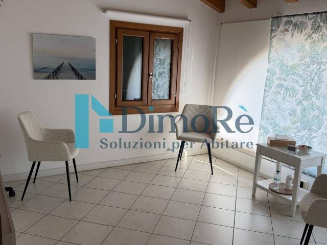 Locale Commerciale in vendita a Marcon, Veneto