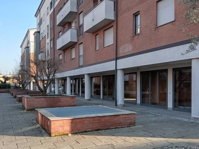 Locale Commerciale in vendita a Mariano Comense, Lombardia