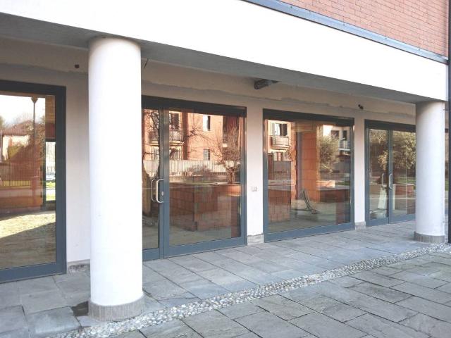 Locale Commerciale in vendita a Mariano Comense, Lombardia