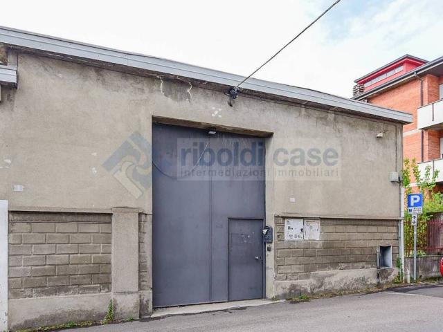 Locale Commerciale in vendita a Mariano Comense, Lombardia