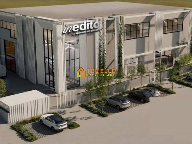 Locale Commerciale in vendita a Marigliano, Campania