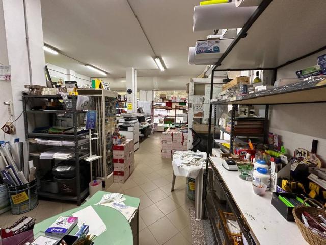 Locale Commerciale in vendita a Roma Capitale, Lazio