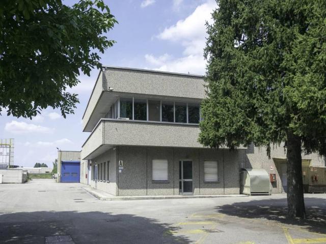 Locale Commerciale in vendita a Nizzolina, Marnate