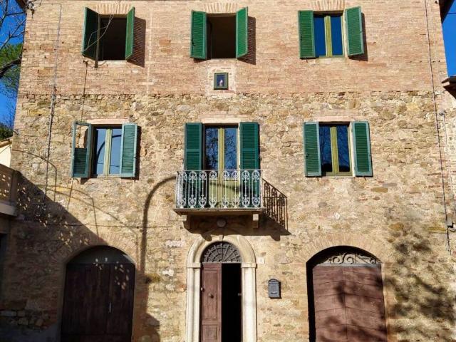 Locale Commerciale in vendita a Marsciano, Umbria
