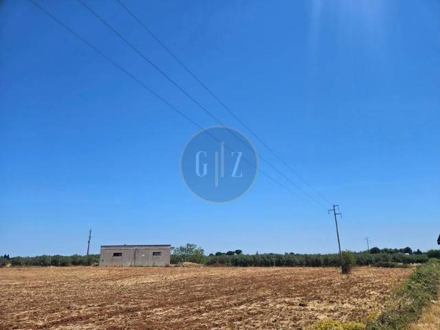 Locale Commerciale in vendita a Puglia, Lecce