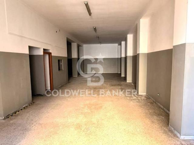 Locale Commerciale in vendita a Puglia, Taranto