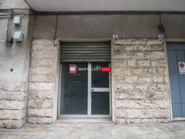Locale Commerciale in vendita a Puglia, Taranto