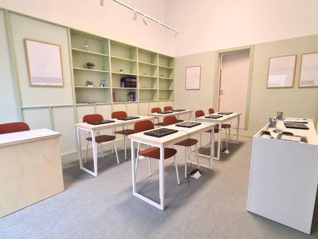 Locale Commerciale in vendita a Puglia, Taranto