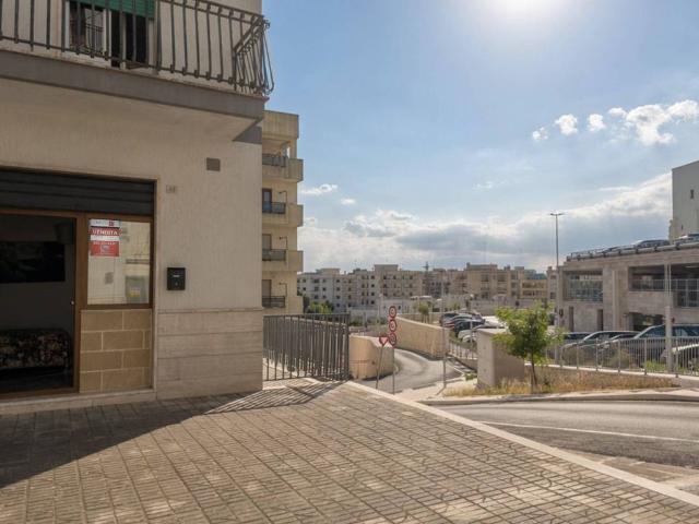 Locale Commerciale in vendita a Puglia, Taranto