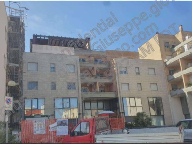 Locale Commerciale in vendita a Puglia, Taranto