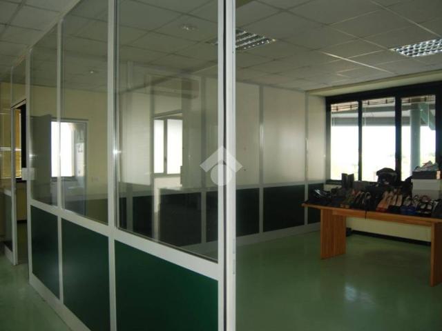 Locale Commerciale in vendita a Martinengo, Lombardia