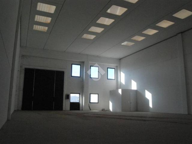 Locale Commerciale in vendita a Martinengo, Lombardia