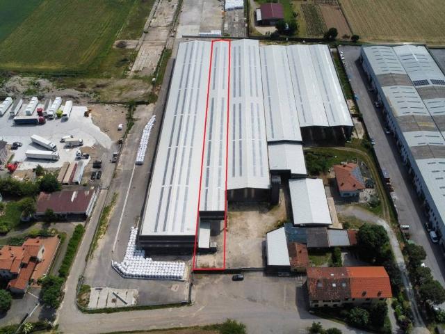 Locale Commerciale in vendita a Ghisalba, Lombardia
