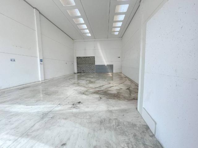 Locale Commerciale in vendita a Martinengo, Lombardia