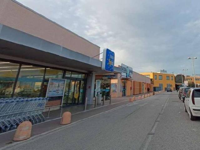 Locale Commerciale in vendita a Unione dei Comuni della Val Vibrata, Martinsicuro