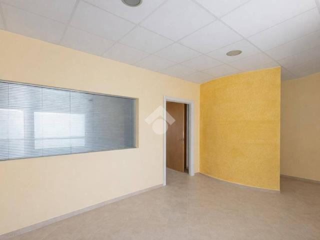 Locale Commerciale in vendita a Unione dei Comuni della Val Vibrata, Martinsicuro