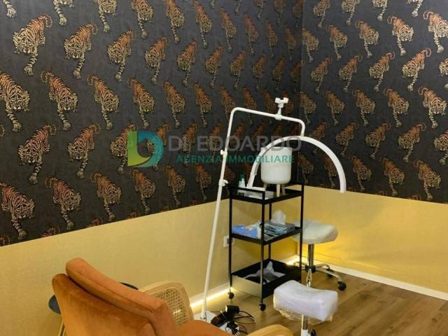 Locale Commerciale in vendita a Unione dei Comuni della Val Vibrata, Martinsicuro