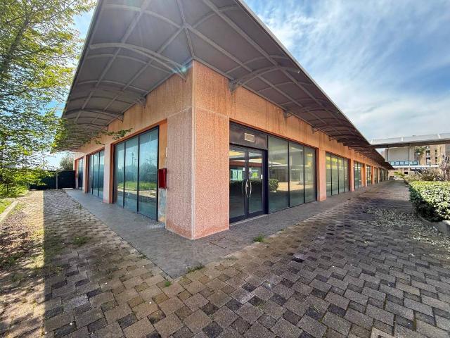 Locale Commerciale in vendita a Unione dei Comuni della Val Vibrata, Martinsicuro
