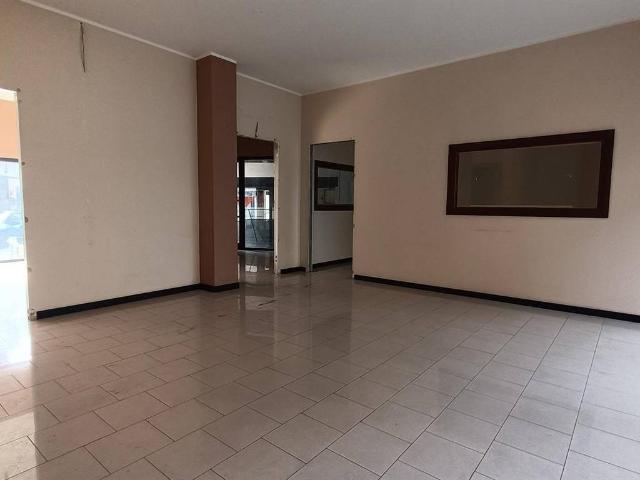 Locale Commerciale in vendita a Unione Comuni Basiano Masate, Masate