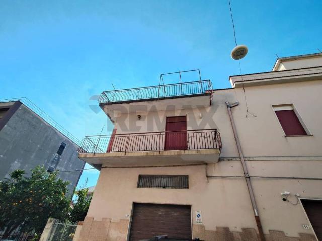 Locale Commerciale in vendita a Mascali, Sicilia