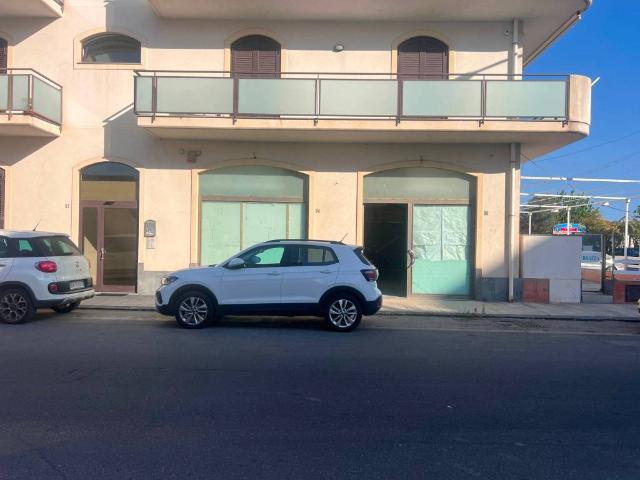 Locale Commerciale in vendita a Fondachello, Mascali