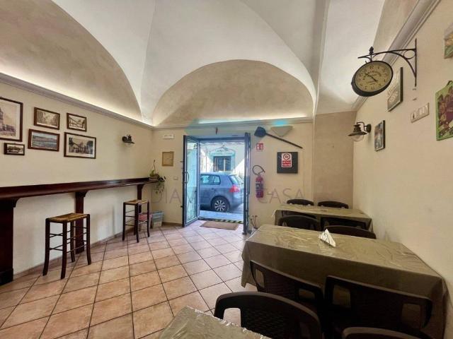 Locale Commerciale in vendita a Mascalucia, Sicilia