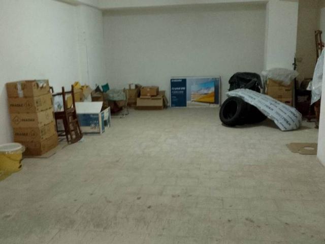 Locale Commerciale in vendita a Mascalucia, Sicilia