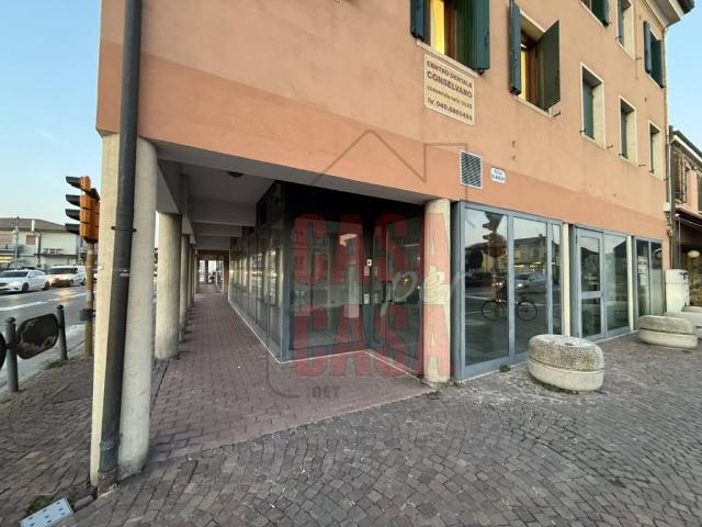 Locale Commerciale in vendita a Maserà Di Padova, Veneto