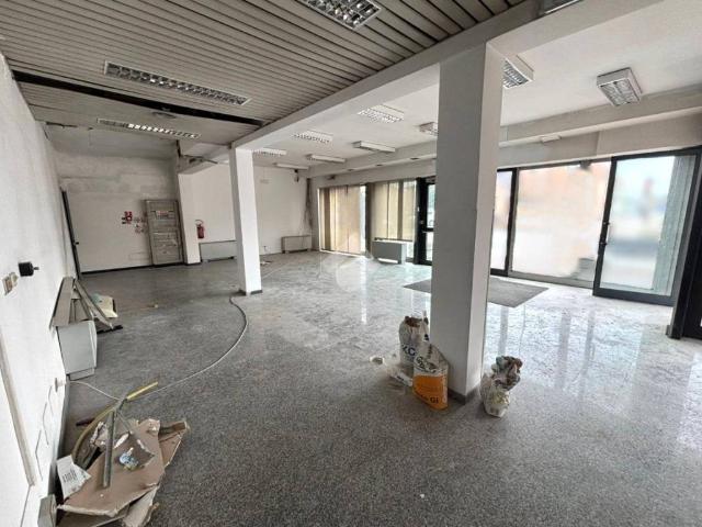 Locale Commerciale in vendita a Maserà Di Padova, Veneto