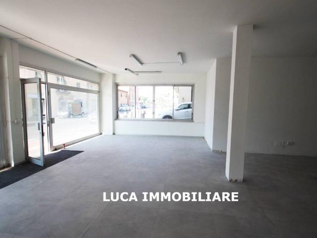 Locale Commerciale in vendita a Massa e Cozzile, Margine Coperta