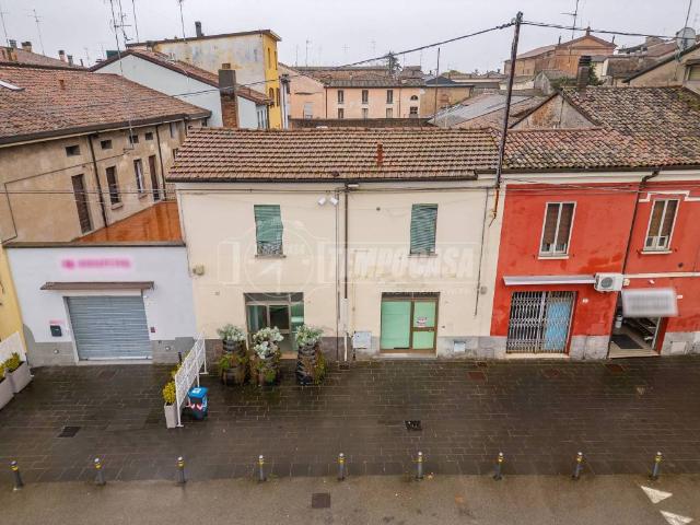 Locale Commerciale in vendita a Unione dei comuni della Bassa Romagna, Massa Lombarda
