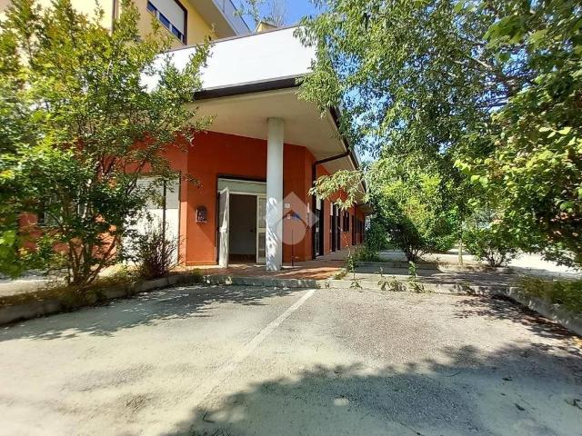 Locale Commerciale in vendita a Unione dei comuni della Bassa Romagna, Massa Lombarda