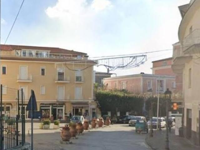 Locale Commerciale in vendita a Massa Lubrense, Campania
