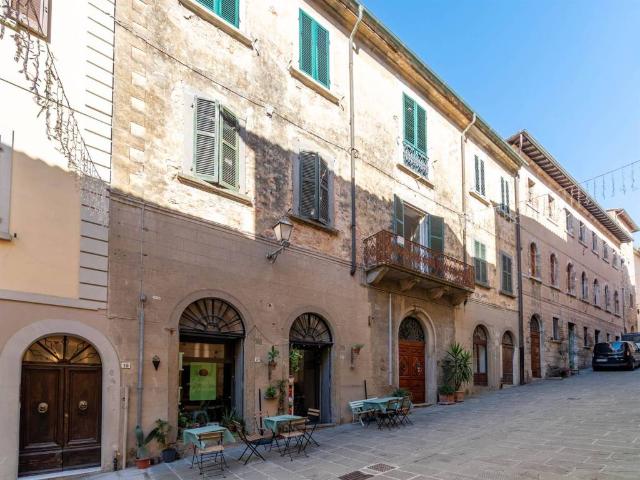 Locale Commerciale in vendita a Massa Marittima, Toscana