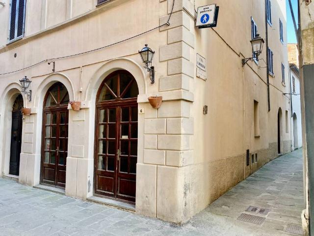 Locale Commerciale in vendita a Massa Marittima, Toscana