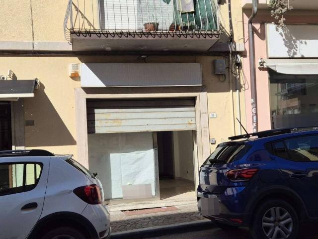 Locale Commerciale in vendita a San Carlo, Marina Di Massa