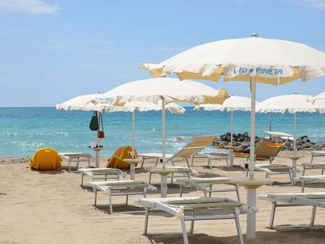 Locale Commerciale in vendita a Casone, Marina Di Massa