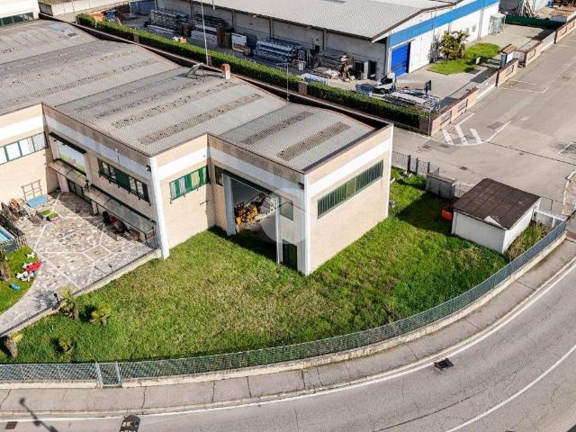 Locale Commerciale in vendita a Massalengo, Lombardia