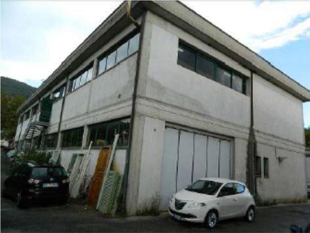Locale Commerciale in vendita a Massarosa, Toscana