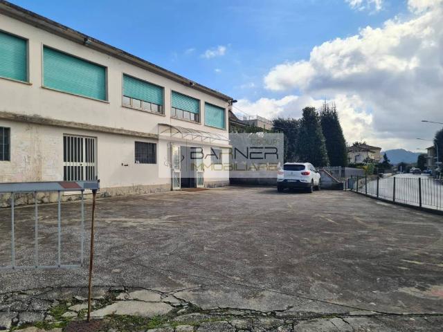 Locale Commerciale in vendita a Massarosa, Toscana