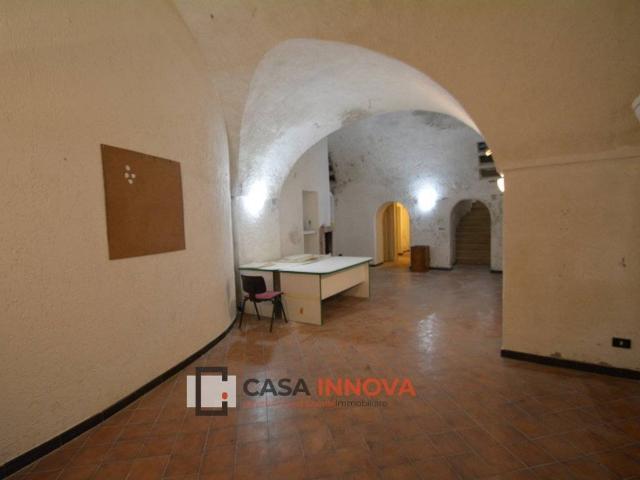 Locale Commerciale in vendita a Centro Storico, Matera