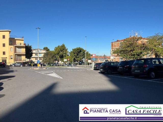Locale Commerciale in vendita a Rione Spine Bianche, Matera