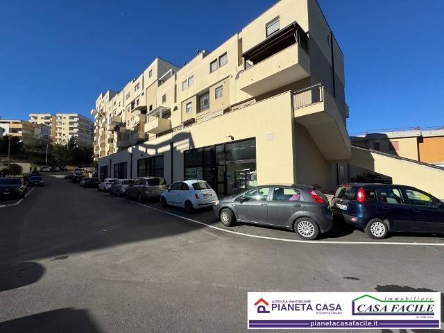 Locale Commerciale in vendita a Rione Spine Bianche, Matera