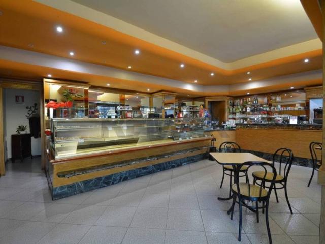 Locale Commerciale in vendita a Agna, Matera