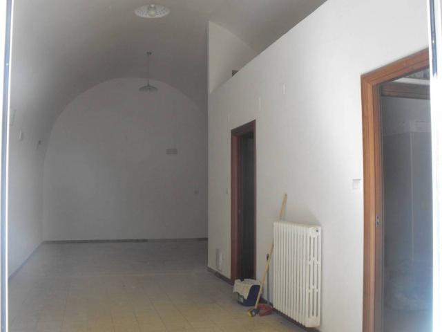 Locale Commerciale in vendita a Piazza Guglielmo Marconi Ex Mercato Ortofrutticolo, Matera
