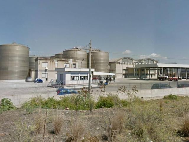 Locale Commerciale in vendita a Mazara Due, Mazara Del Vallo