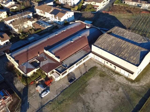 Locale Commerciale in vendita a Molinetto, Mazzano