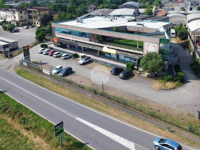 Locale Commerciale in vendita a Molinetto, Mazzano