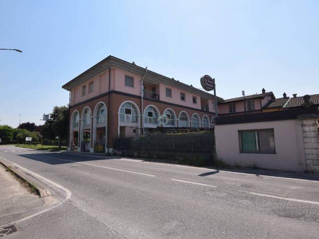 Locale Commerciale in vendita a Mazzano, Lombardia